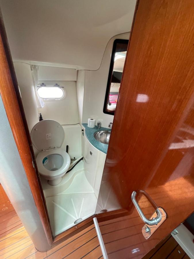 Une Nuit Sur Un Bateau Linge & Menage Inclus Λα Ροσέλ Εξωτερικό φωτογραφία
